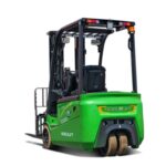 key differences between electric and internal combustion (IC) forklifts: