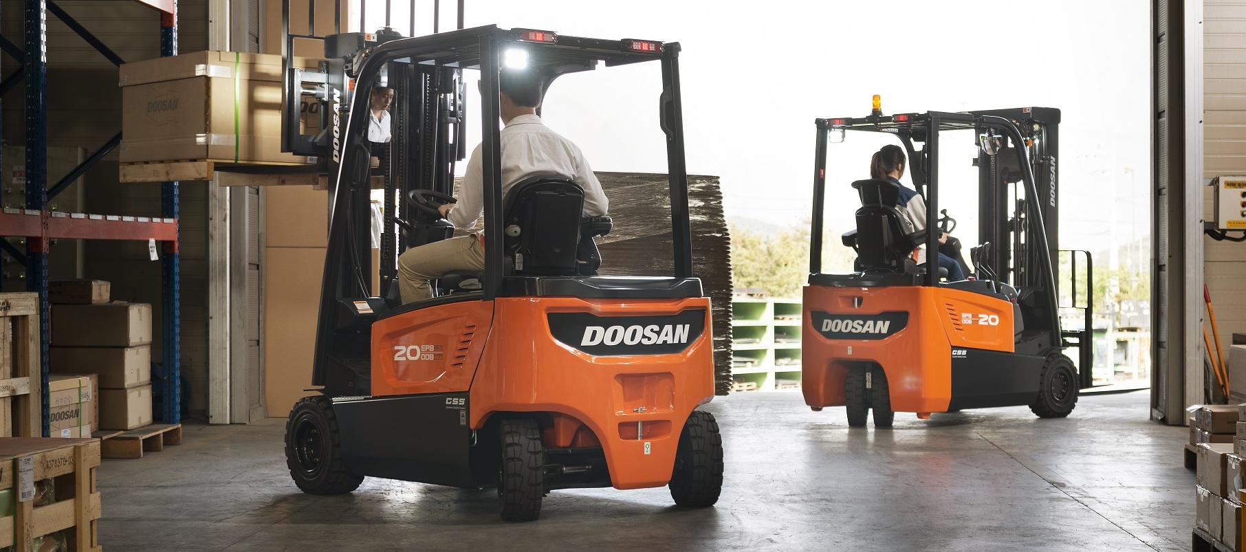 Forkliftso | a crucial role in factory operations, enhancing efficiency and safety in material handling